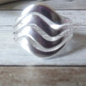 Elegant 4-Wave Silver Plated Ring - Size 7.5